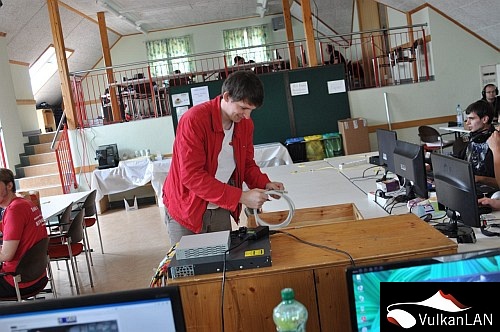 36.VulkanLAN tominator fw 500px